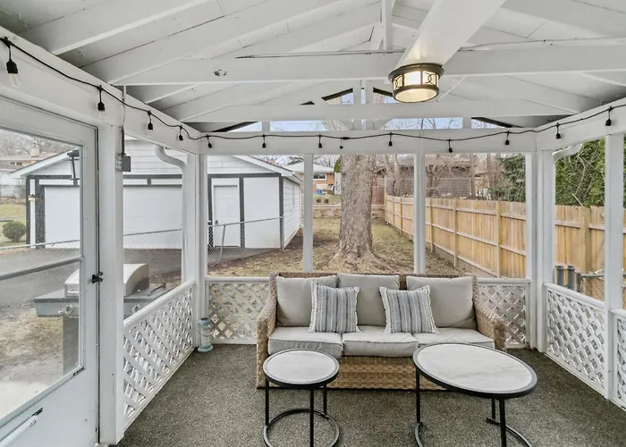 Spacious Near Dt With Rec * Libertyville
