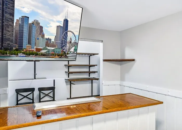 Spacious Near Dt With Rec