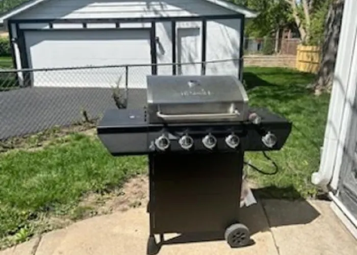 Spacious Near Dt With Rec