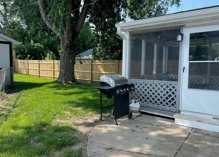 Spacious Near Dt With Rec Holiday home *