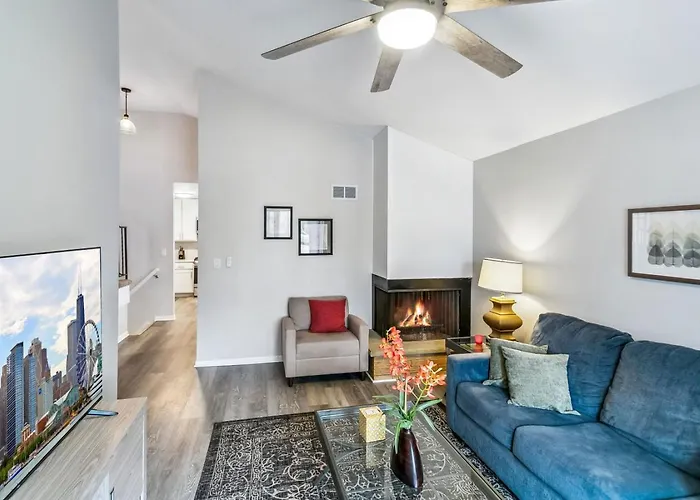 Spacious Near Dt With Rec * Libertyville